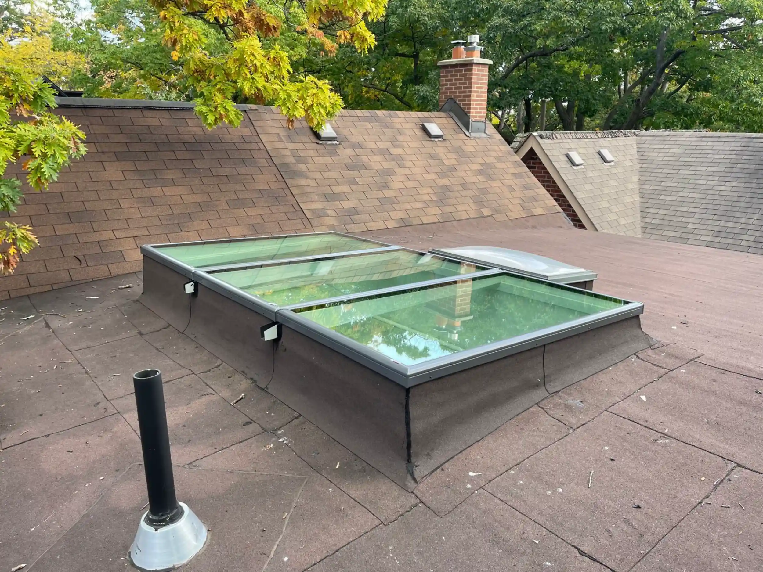 Toronto-Skylight-Installers-skylight-repairs-replacement-October.30.2024-5 New skylight letting daylight into a renovated space